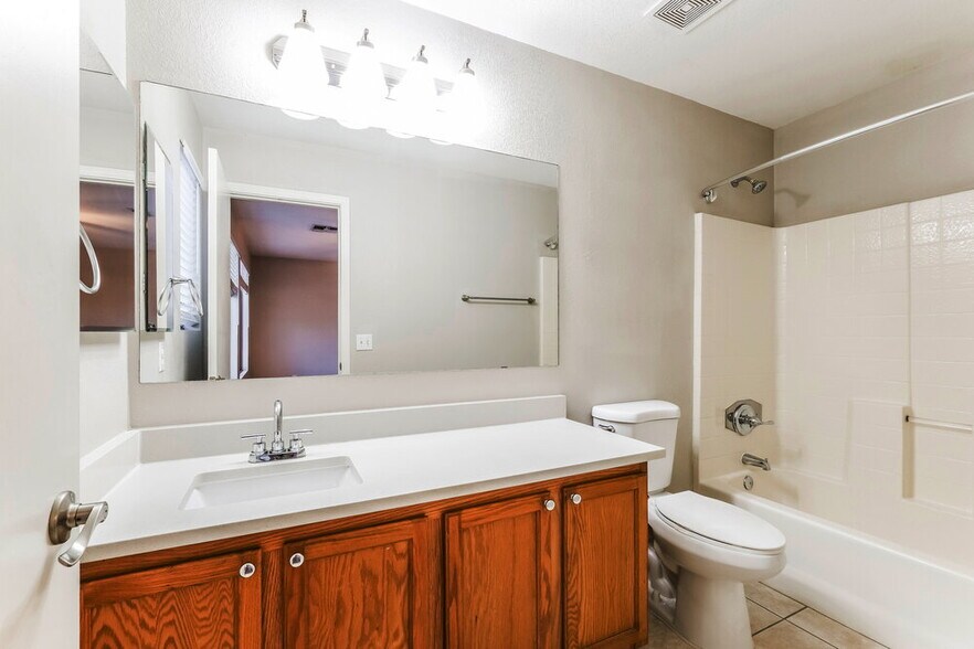 Building Photo - 16083 W Monroe St