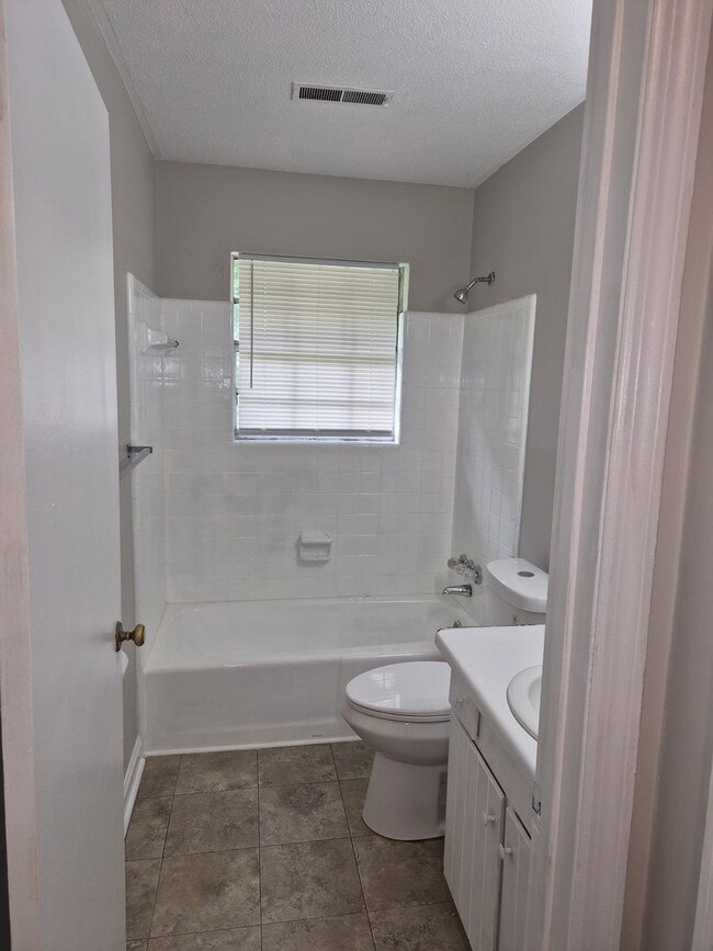 Building Photo - 4203 Davis Ln