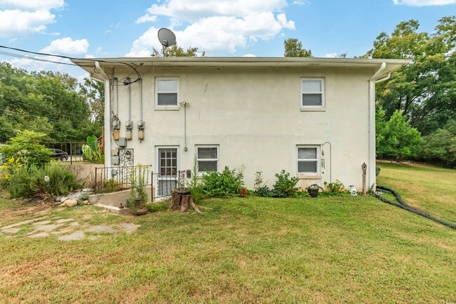 Building Photo - Cozy & Efficient 1 Bed/1 Bath in Carrboro