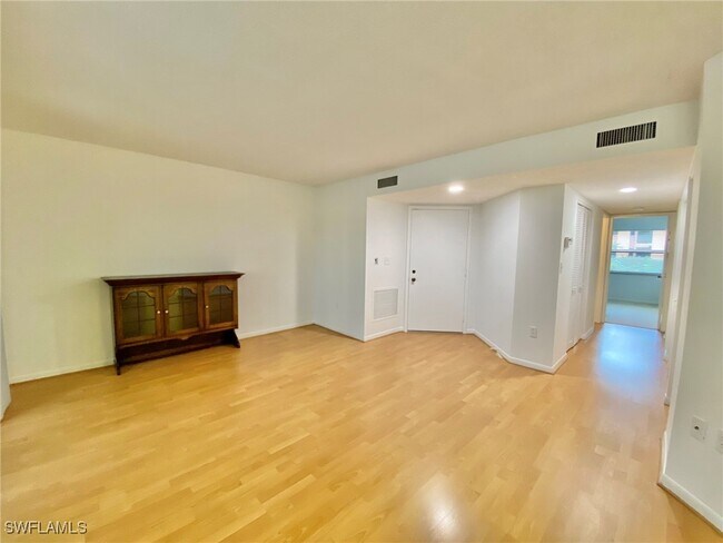 Building Photo - 1516 Mainsail Dr