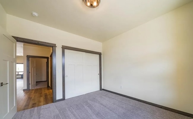 Building Photo - Beautiful condo in a great location!