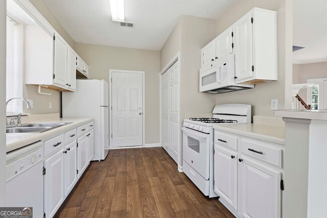Building Photo - 130 S Fairfield Dr