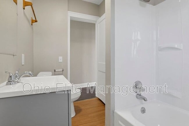 Building Photo - 793 E Starr Ave