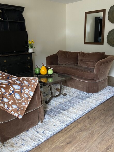Living rm - 504 Briar Creek Mnr