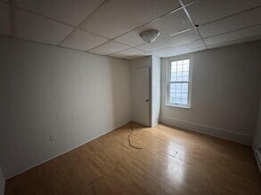 Building Photo - "Charming 1-Bedroom Apartment in Prime York Location – Your Ideal Urban Retreat!"