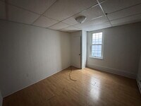 Building Photo - "Charming 1-Bedroom Apartment in Prime York Location – Your Ideal Urban Retreat!"