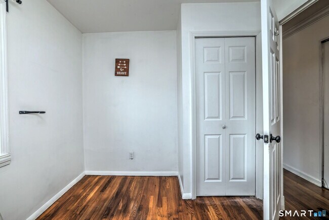 Building Photo - 42 Highland Ave