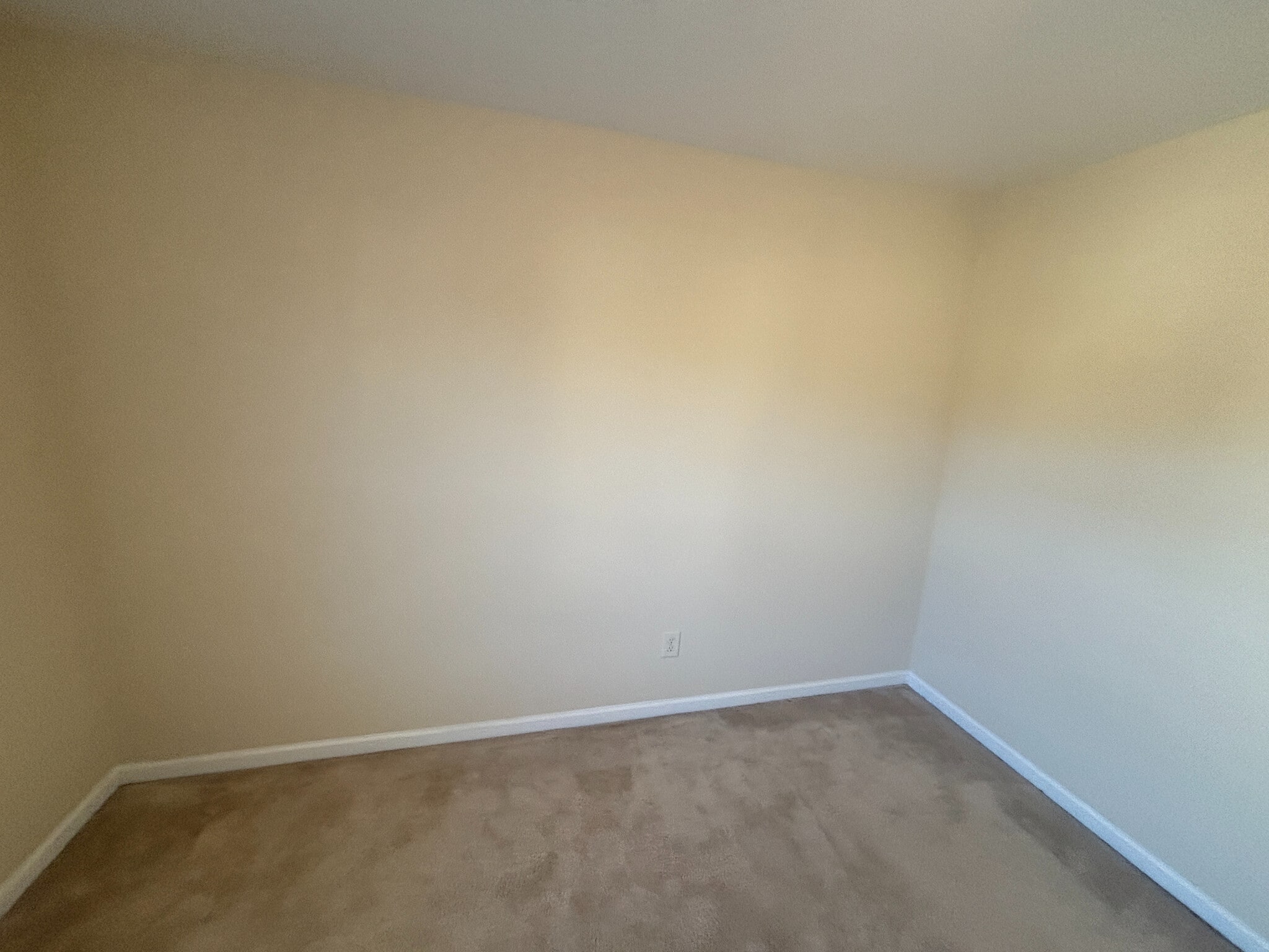 Building Photo - Room in House on Brintons Cottage St