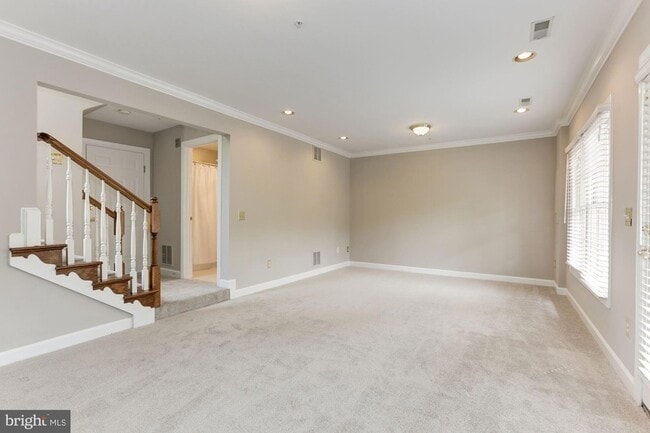 Building Photo - 286 Murtha St