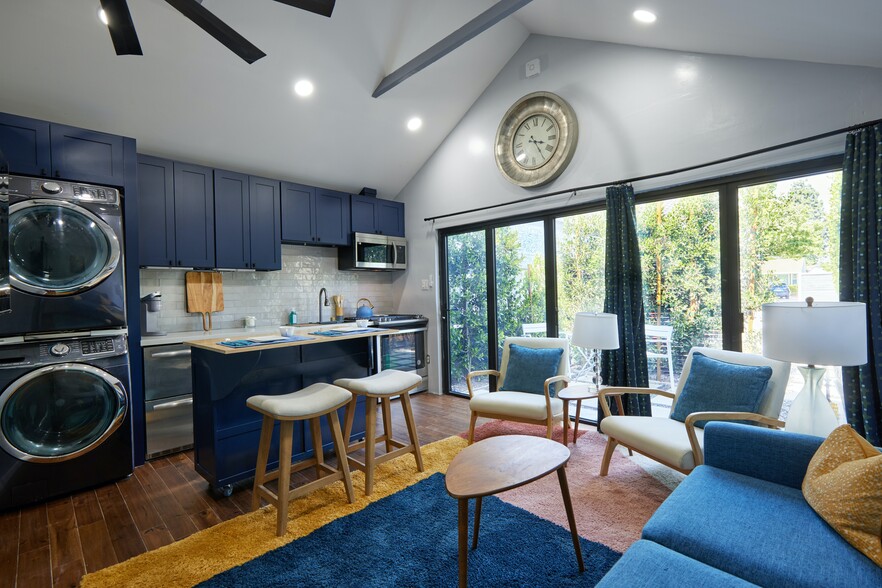 Building Photo - 629 N Reese Pl