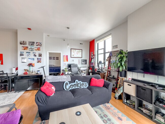 Building Photo - 1464 S Michigan Ave