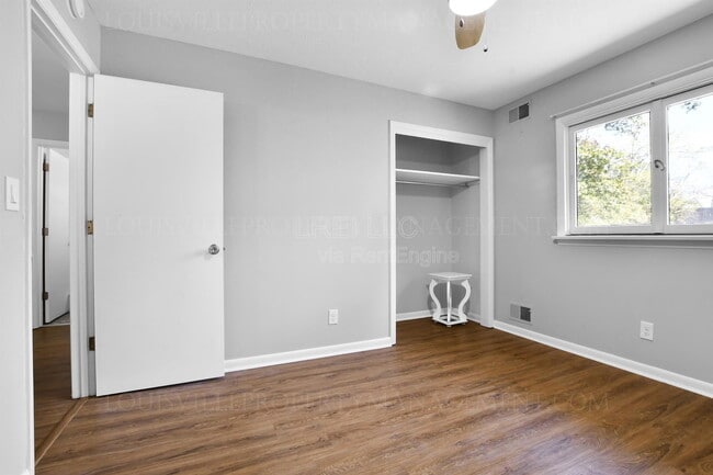 Building Photo - 6220 Applegate Ln