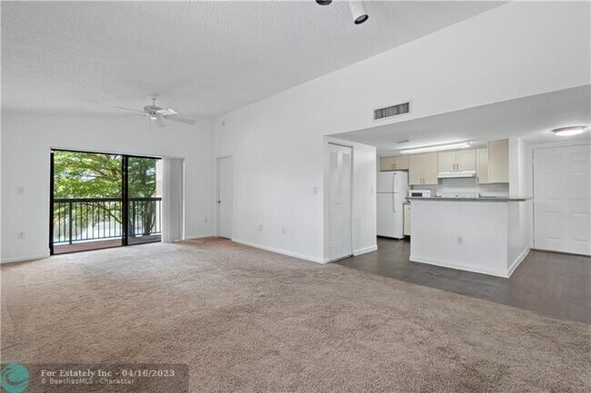 Building Photo - 9995 Nob Hill Ln