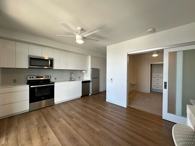 Building Photo - High Floor Kakaako 1 bedroom