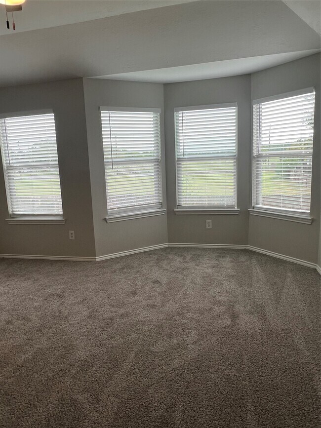 Building Photo - 12035 Duane St