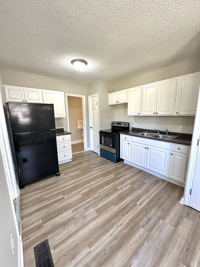 Building Photo - 200 23rd St SW