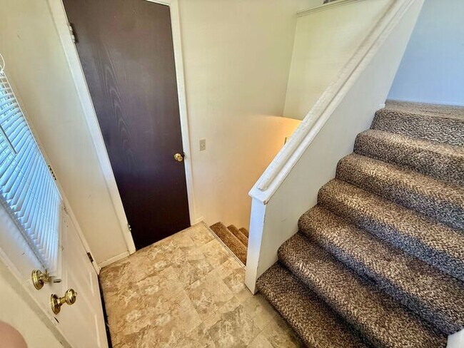Building Photo - MOVE IN SPECIAL! FIRST 2 WEEKS FREE!!! 4 B...
