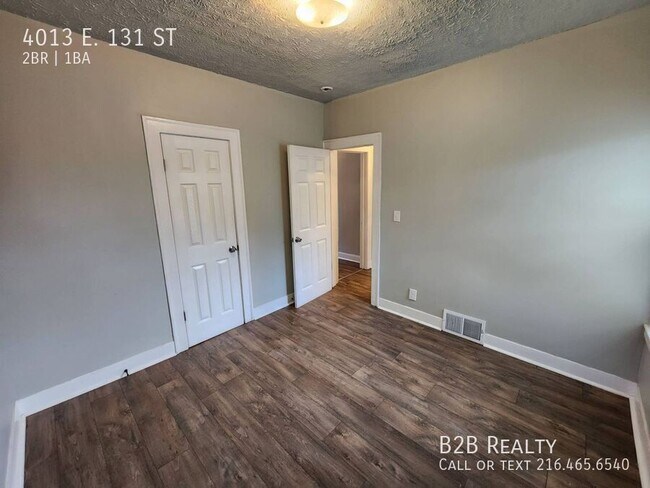 Building Photo - 4013 E. 131 ST-