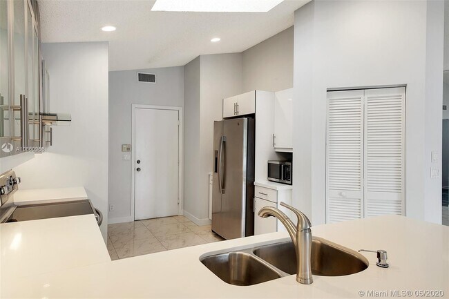 Building Photo - 9601 Harbour Lake Cir