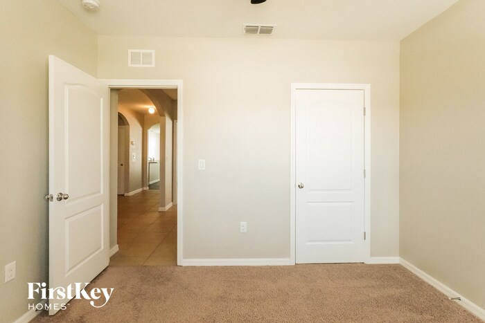 Building Photo - 6142 Grey Heron Dr