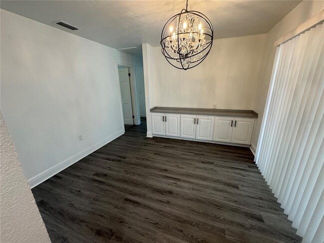 Building Photo - 3740 Aberdeen Dr