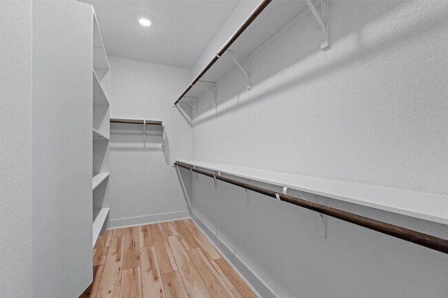 Building Photo - 920 Hornsby Holw