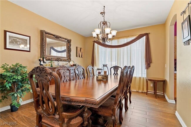 Building Photo - 1870 Desert Forest Way