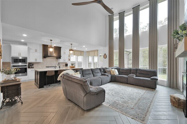 Building Photo - 1145 Lake House Dr