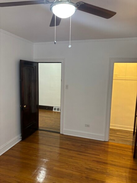 Building Photo - 7935 S Ellis Ave