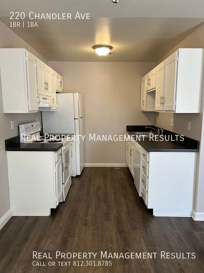 Building Photo - 220 Chandler Ave