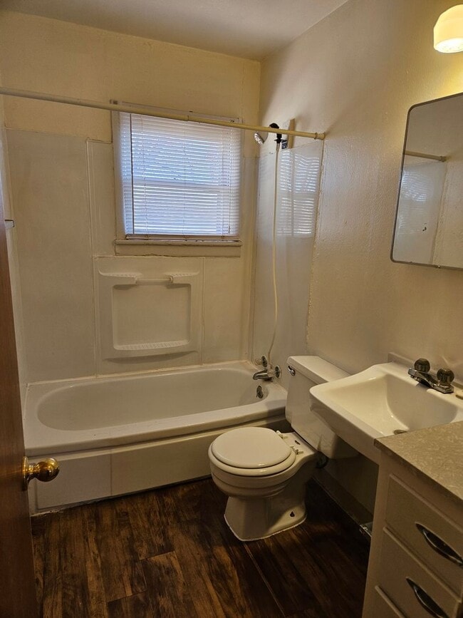 Building Photo - SH144/146