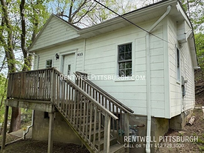 Primary Photo - 933 4th St