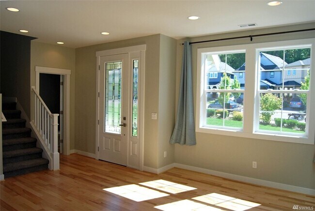 Building Photo - 4Bd/2.5Ba Issaquah House