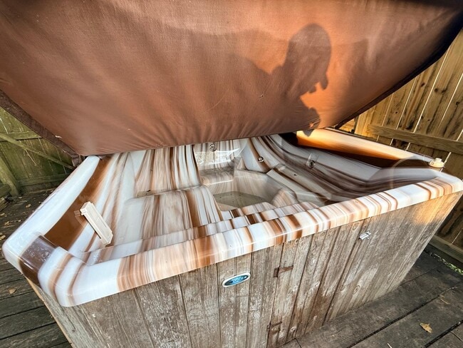 Building Photo - 16214 Dunmoor Dr