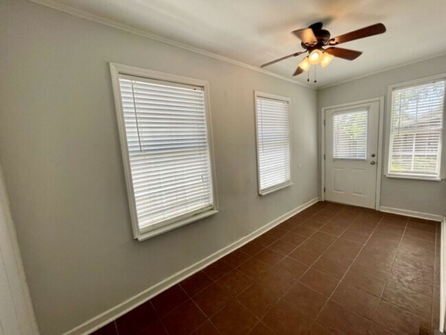 Building Photo - Nice 3 Bedroom Home For Rent!