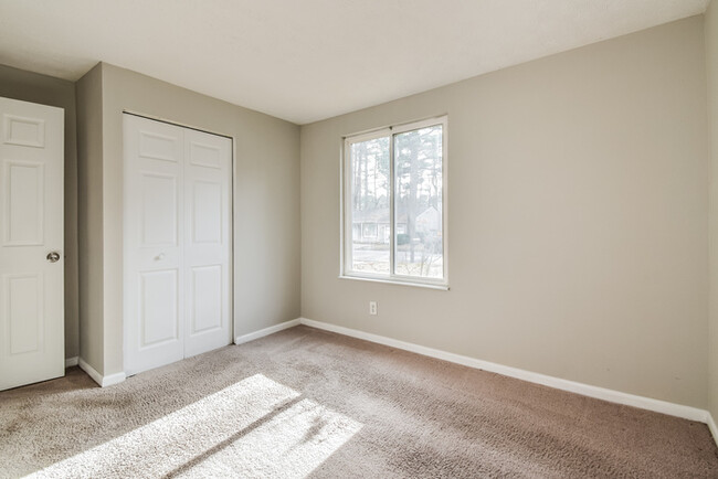 Building Photo - 3 Bedroom Atlanta Home