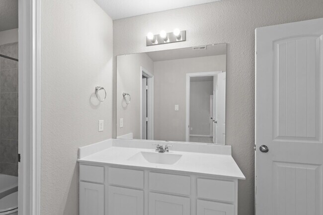 Building Photo - 29650 Kynndal Shore Dr