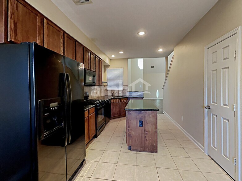 Building Photo - 29712 Buffalo Canyon Dr