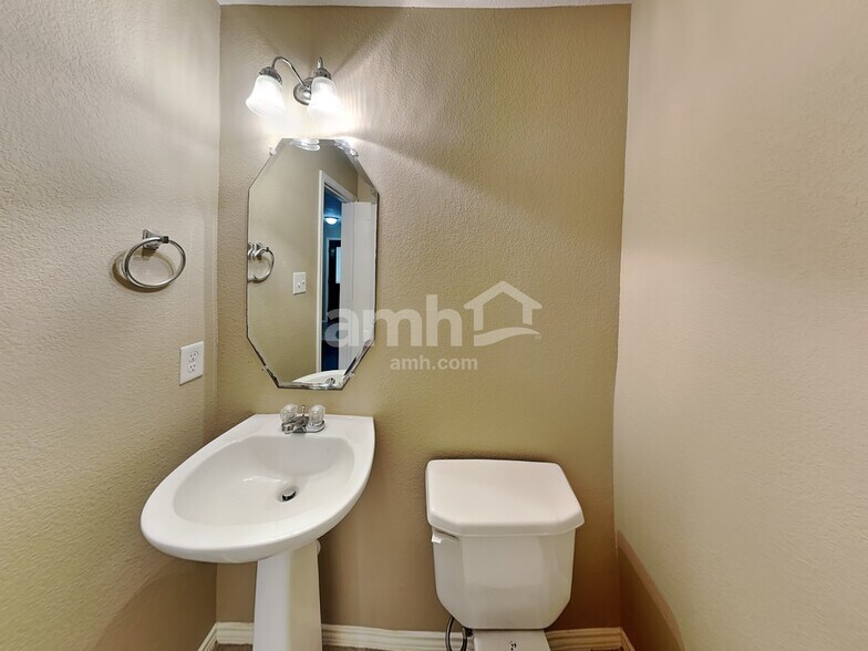 Building Photo - 15326 Boulder Hollow Ln