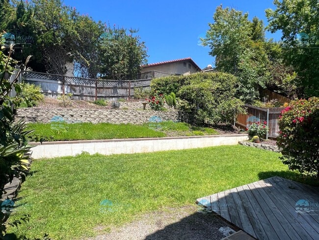 Building Photo - Two Story 3BD/2.5BA Home In Carmel Valley