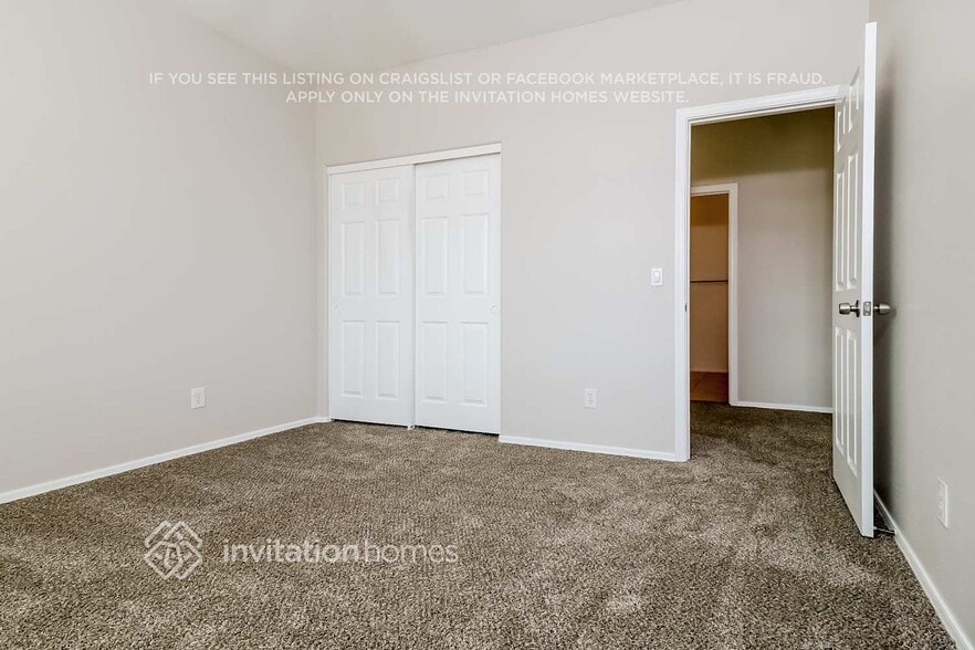 Building Photo - 8806 W Gardenia Ave