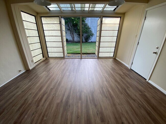 Building Photo - Charming 2-Bedroom Home Near Downtown San ...