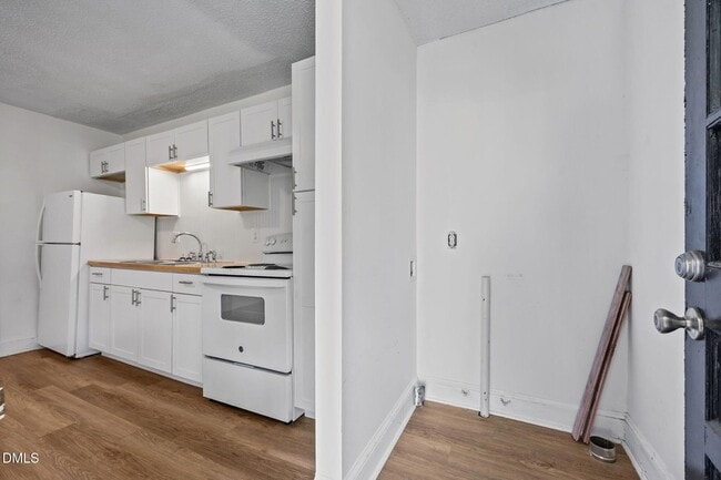 Building Photo - 1206 S 9th St