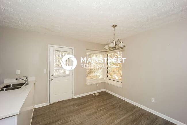 Building Photo - 3 Bedroom Pet-Friendly Home in Union City, GA with Main Street Renewal