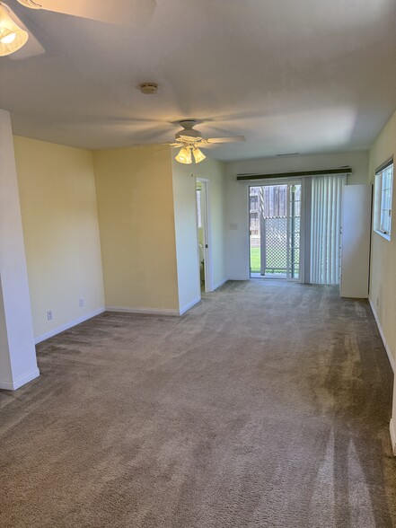 Building Photo - 891 Rosewood Ave