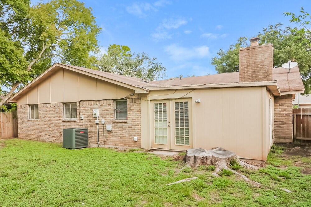 Building Photo - 15619 Loma Verde Dr