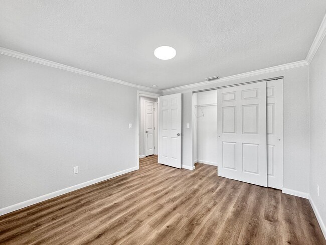 Building Photo - Fully Renovated 3-Bed, 2-Bath Home with Ga...