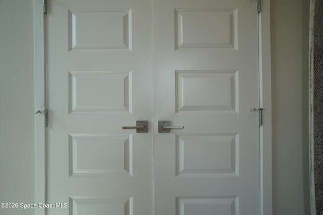 Building Photo - 787 Clearwater Ave