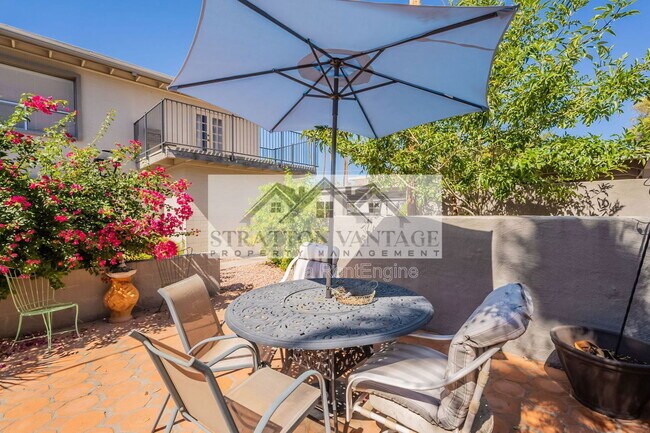 Building Photo - 4114 E Calle Redonda