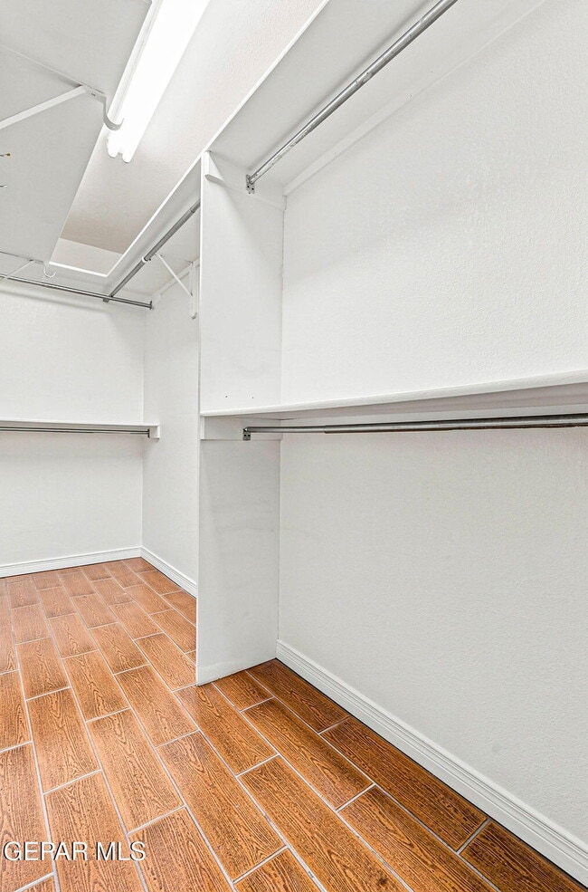 Building Photo - 6340 Modesta St